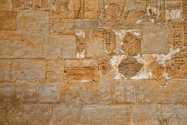 Duvardaki hiyeroglifler