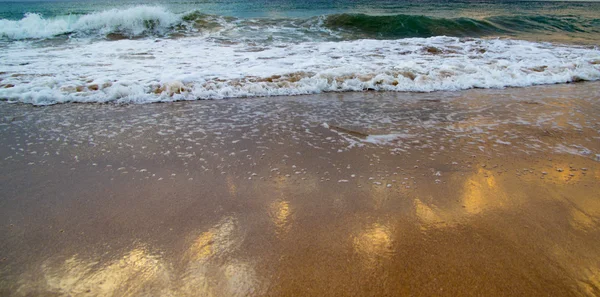 Spiaggia al tramonto — Foto Stock