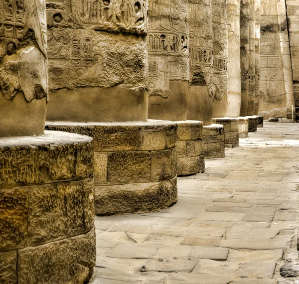 Columns covered in hieroglyphics, Karnak — Stock Photo, Image