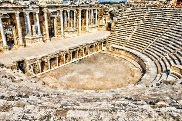 Ruïnes van theater in Hiërapolis — Stockfoto