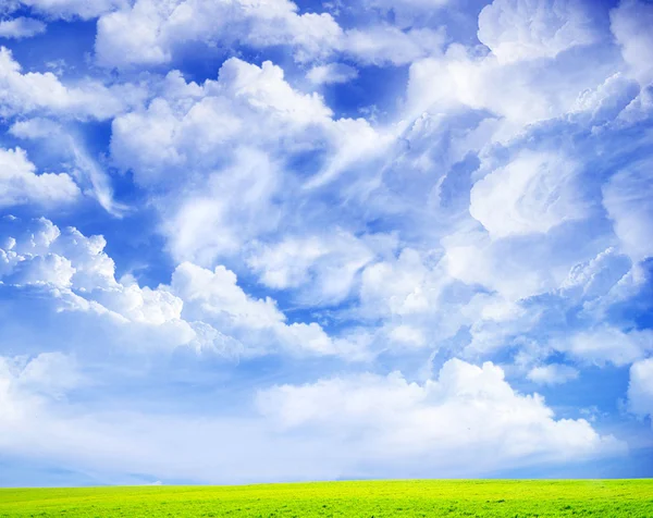 Landschaft und blauer Himmel — Stockfoto