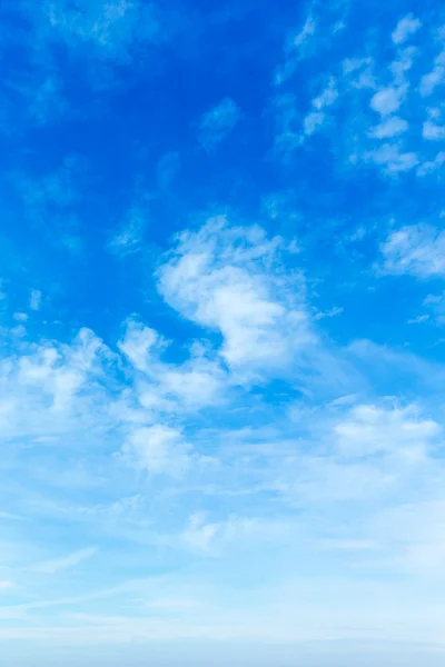 Blauer Himmel Hintergrund — Stockfoto