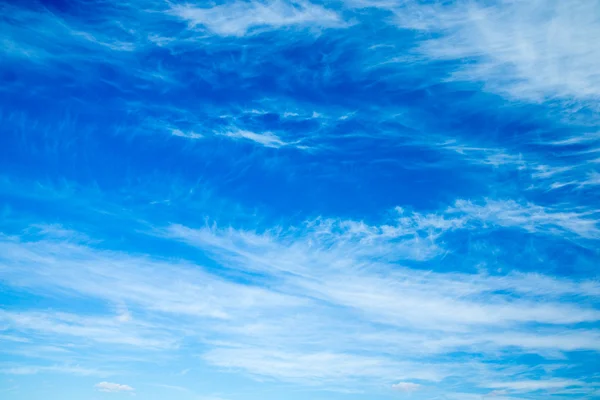 Blå himmel bakgrund — Stockfoto