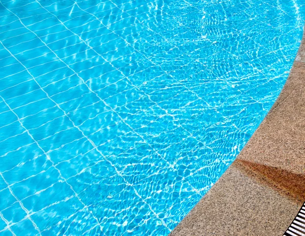 Piscina en el hotel — Foto de Stock