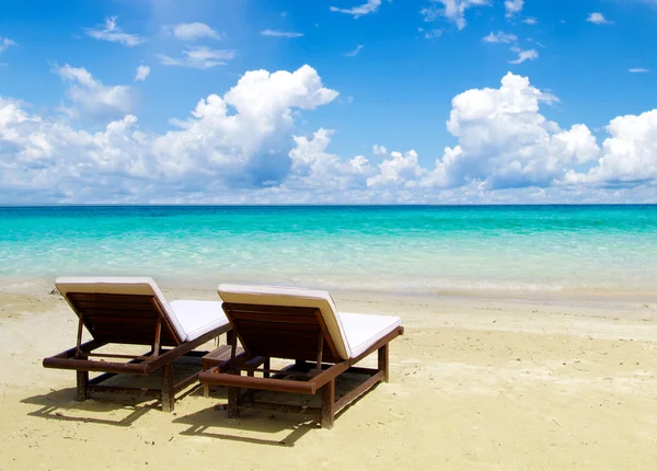 Playa y mar tropical — Foto de Stock