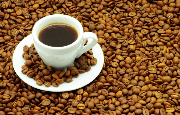 Taza blanca con café — Foto de Stock