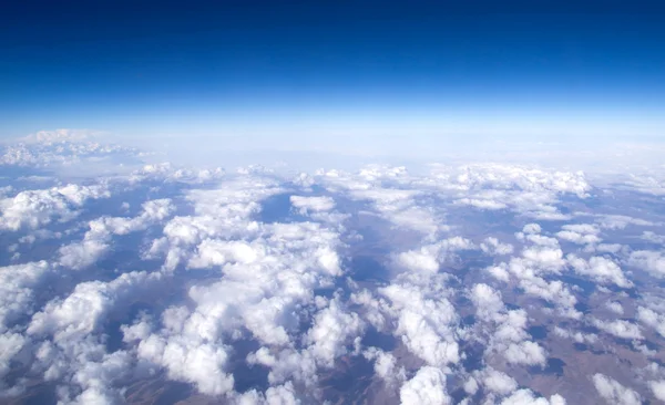 Hava gökyüzü ve bulutlar