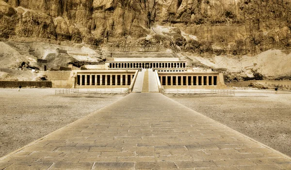 Templo de Hatshepsut no Egito — Fotografia de Stock