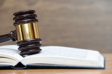 tahta tokmak ve kitap