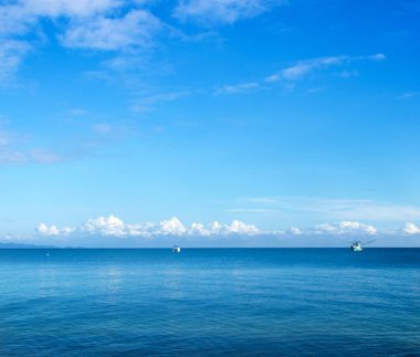 Mavi gökyüzü ve deniz