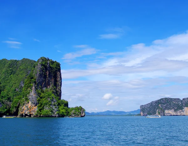 岩石和海在泰国 — 图库照片