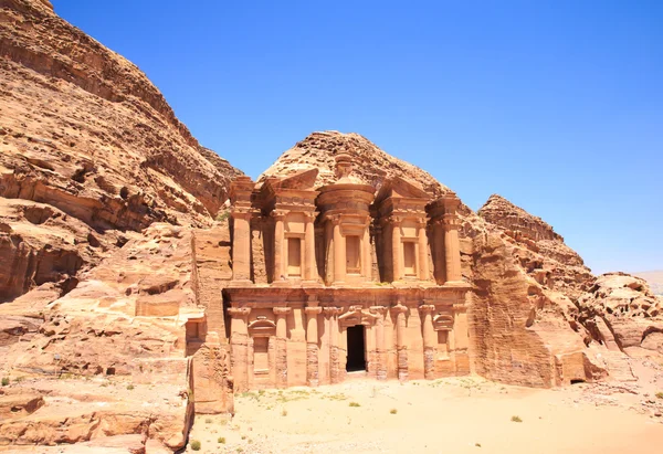 Antiguo templo en Petra, Jordania — Foto de Stock