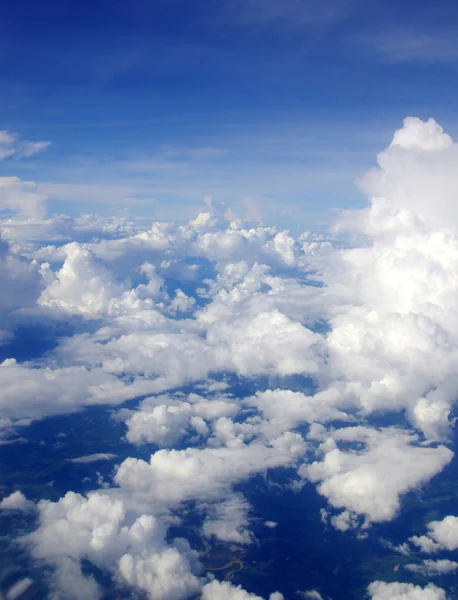 Céu azul com nuvem — Fotografia de Stock