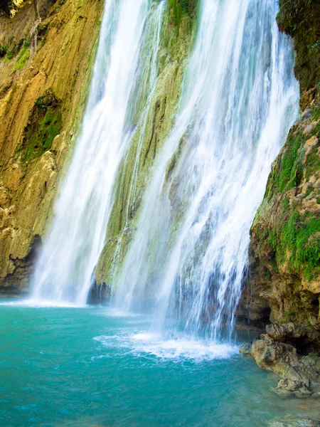 Cascada en el bosque — Foto de Stock