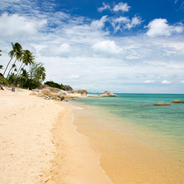 Blue sea and blue sky — Stock Photo, Image