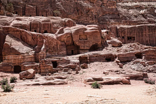 在佩特拉 Jordan 的岩层. — 图库照片