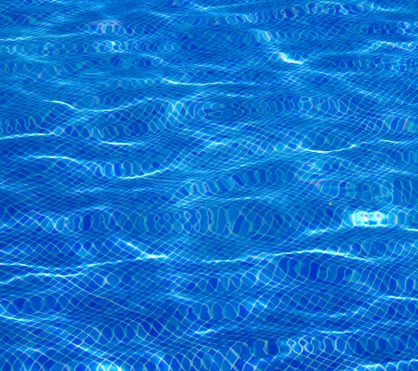 Água da piscina azul — Fotografia de Stock