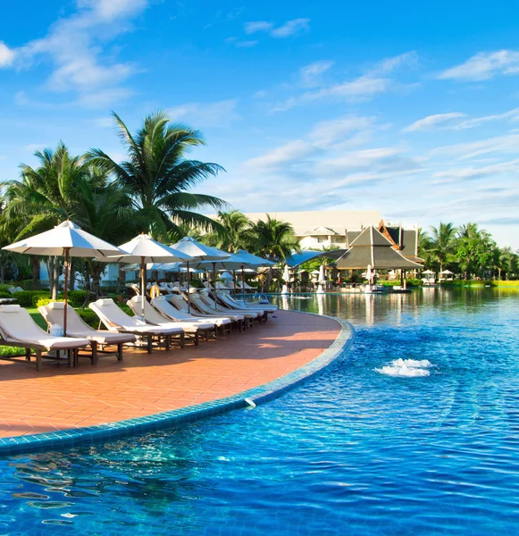 Piscina en Tailandia —  Fotos de Stock