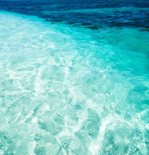 Agua azul de la piscina — Foto de Stock