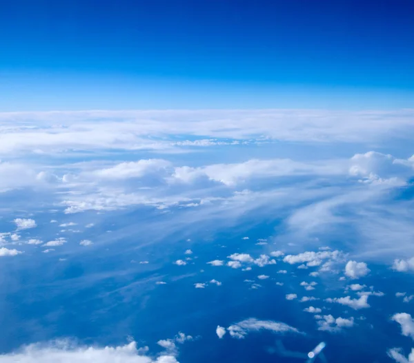 Luchtfoto lucht en de wolken — Stockfoto