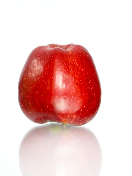 Una mela rossa — Foto Stock