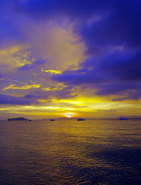 ビーチでの夕日 — ストック写真