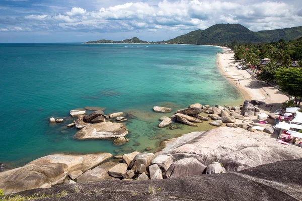 Strand und tropisches Meer — Stockfoto