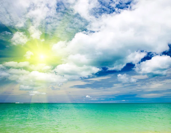 Blue sea and blue sky — Stock Photo, Image