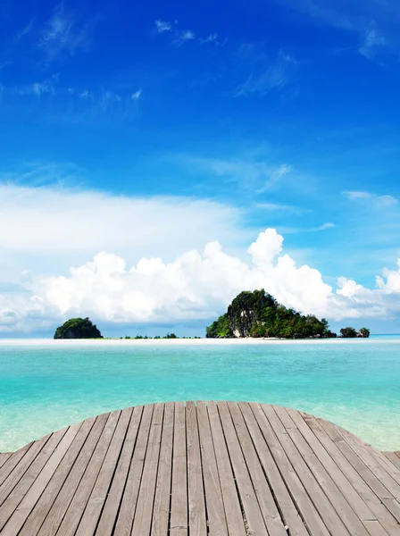 Pantai dan laut tropis — Stok Foto