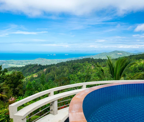 Piscina tropical — Fotografia de Stock