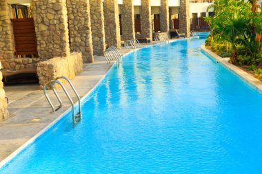 tropikal Yüzme Havuzu