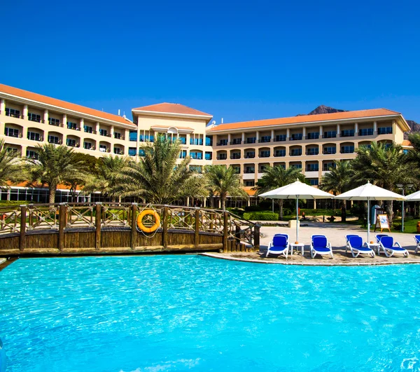 Swimmingpool på hotellet — Stockfoto