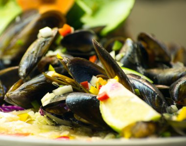 Sebze ve salata midye