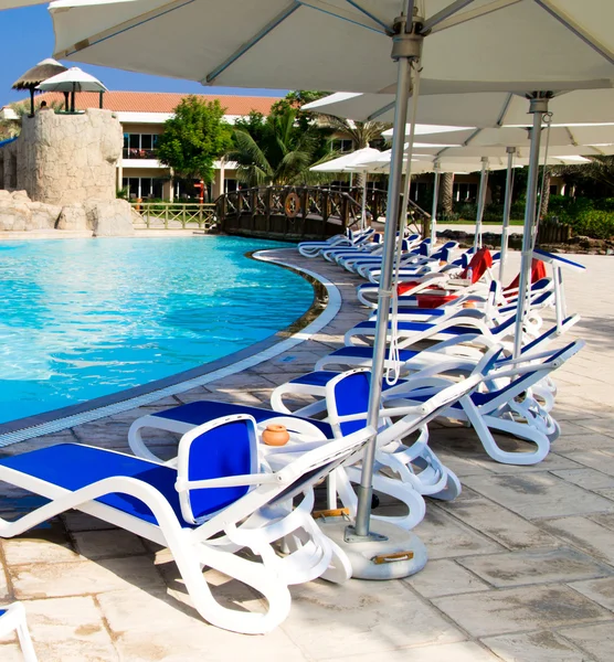 Piscina en el hotel — Foto de Stock