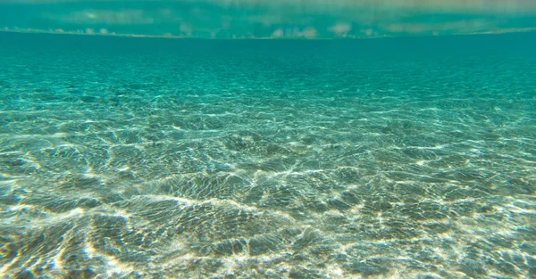 Спокойная подводная сцена — стоковое фото