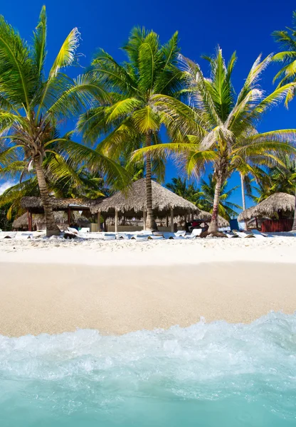 Mar tropical e céu azul — Fotografia de Stock