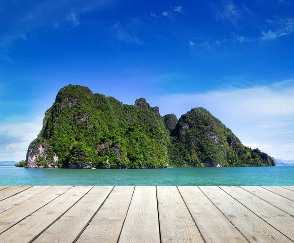 Spiaggia e mare tropicale — Foto Stock