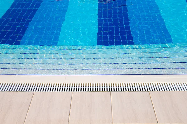 Beautiful swimming pool — Stock Photo, Image