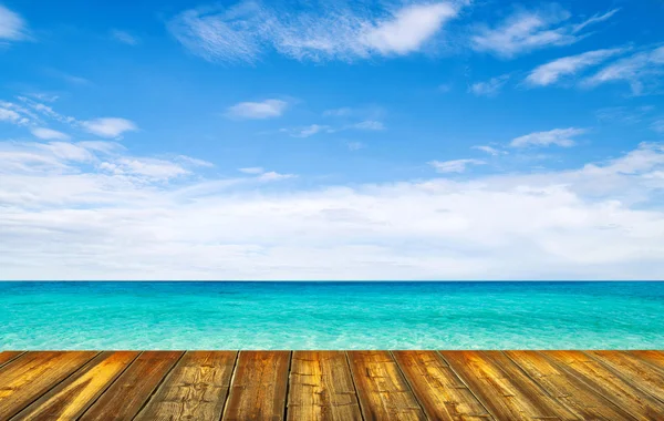 Spiaggia e mare tropicale — Foto Stock