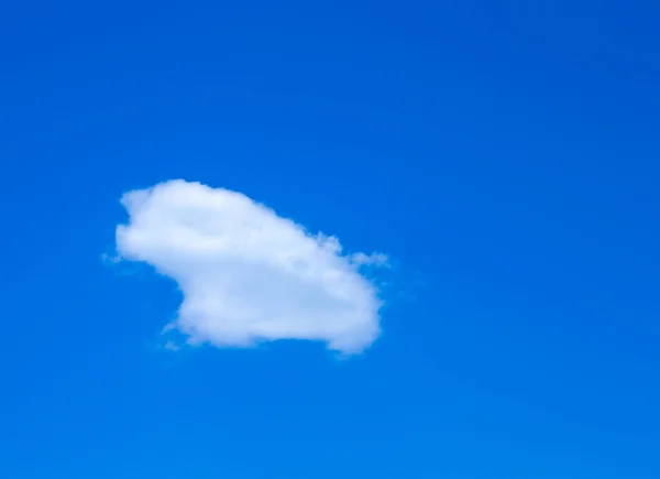 Cielo fondo con nubes — Foto de Stock