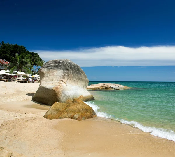 Tropical sea and blue sky — Stock Photo, Image