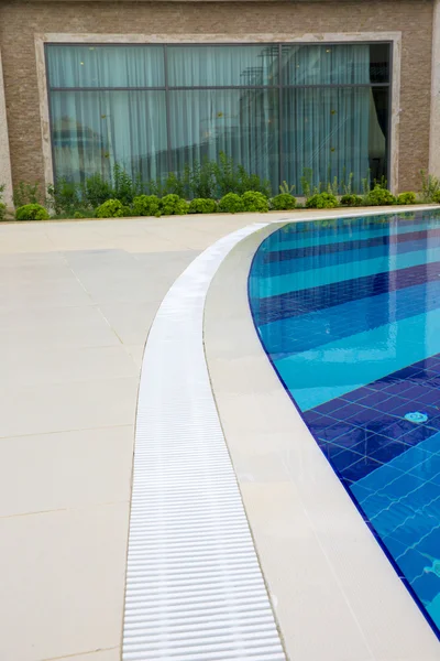 Beautiful swimming pool — Stock Photo, Image