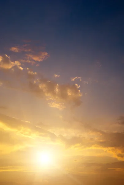 雲と太陽と空 — ストック写真