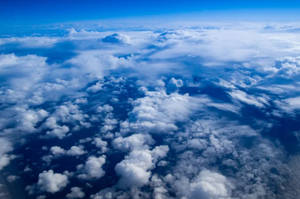 Céu fundo com nuvens — Fotografia de Stock