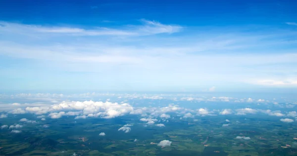 Luchtfoto lucht en de wolken — Stockfoto