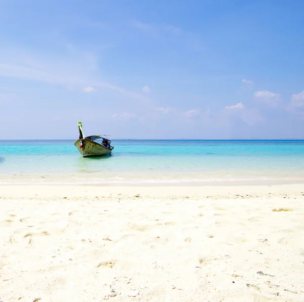 Playa tropical en Tailandia — Foto de Stock