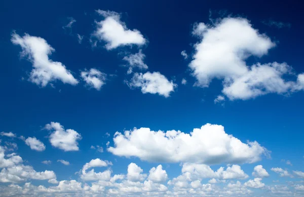 Céu azul fundo — Fotografia de Stock