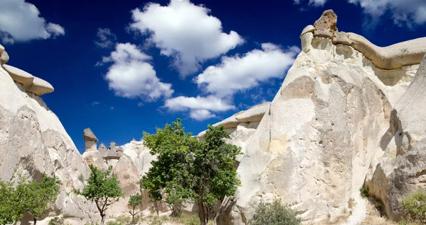 Formaciones rocosas en Capadocia — Foto de Stock