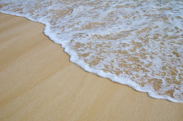 Spiaggia e mare tropicale — Foto Stock