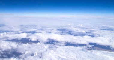 Hava gökyüzü ve bulutlar